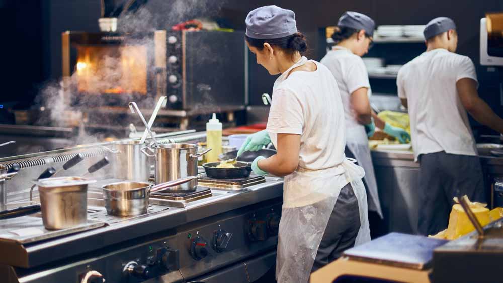 Bollette fuori controllo, il peso dell&rsquo;energia sulle imprese del terziario