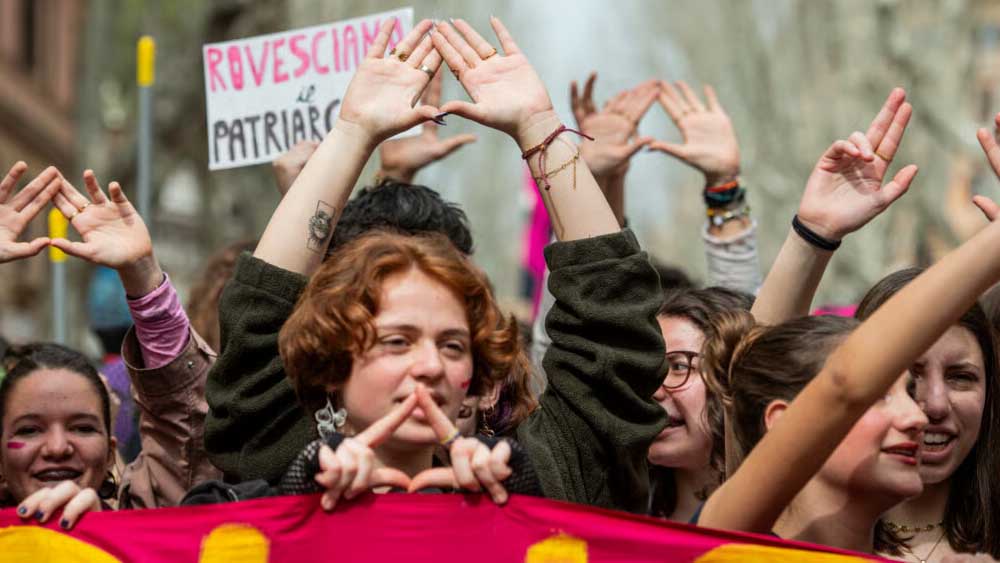 8 marzo in piazza, tra diritti, pace e scontro politico